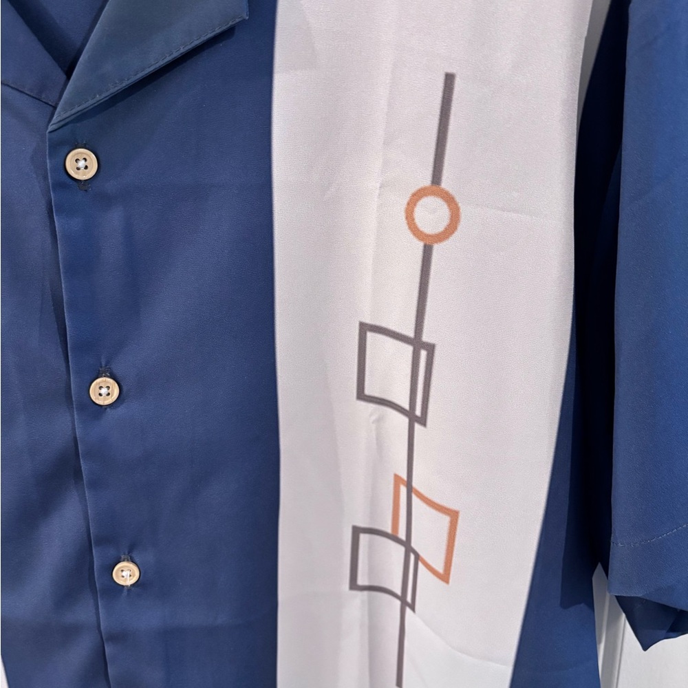 🚨CLEARANCE🚨BRAND NEW Men’s bowling style shirt - Boutique item - Picture 3 of 4